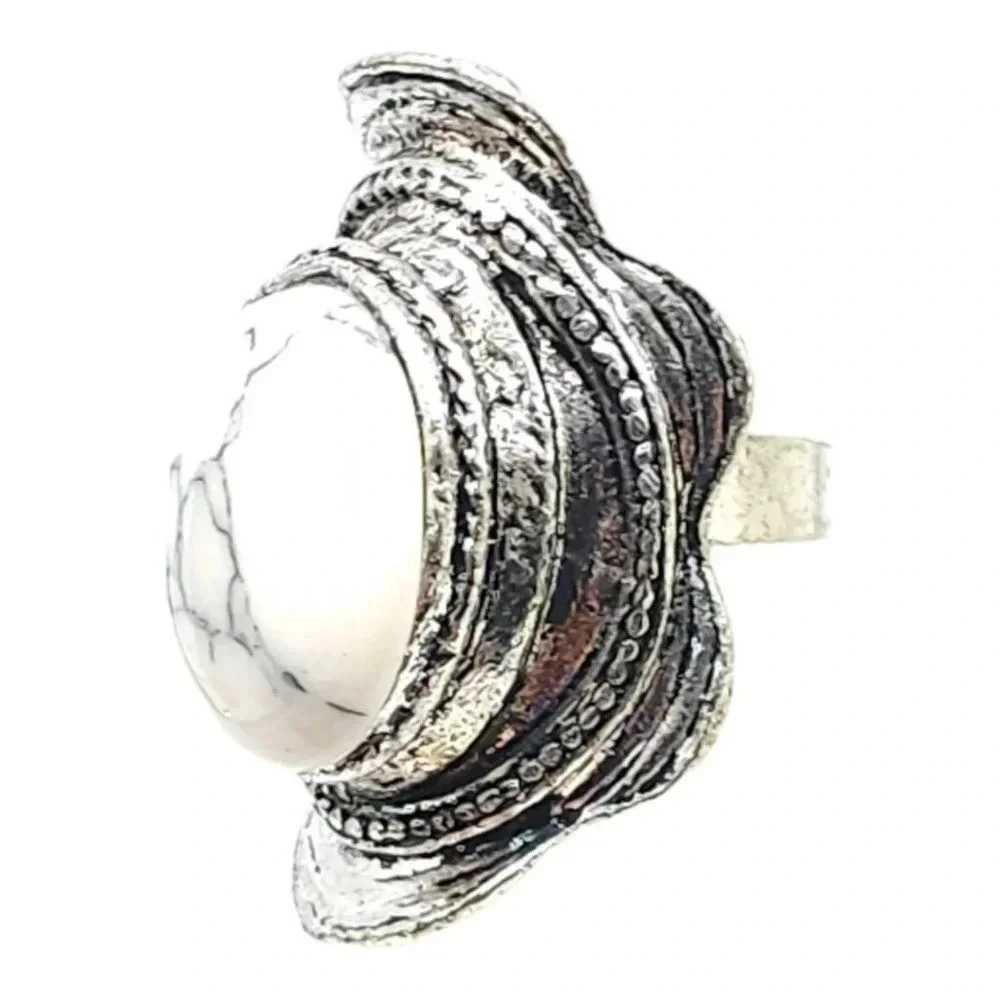 Silver Plated White Buffalo Howlite Gemstone Dome Ring Silver Tone Size 7 VTG